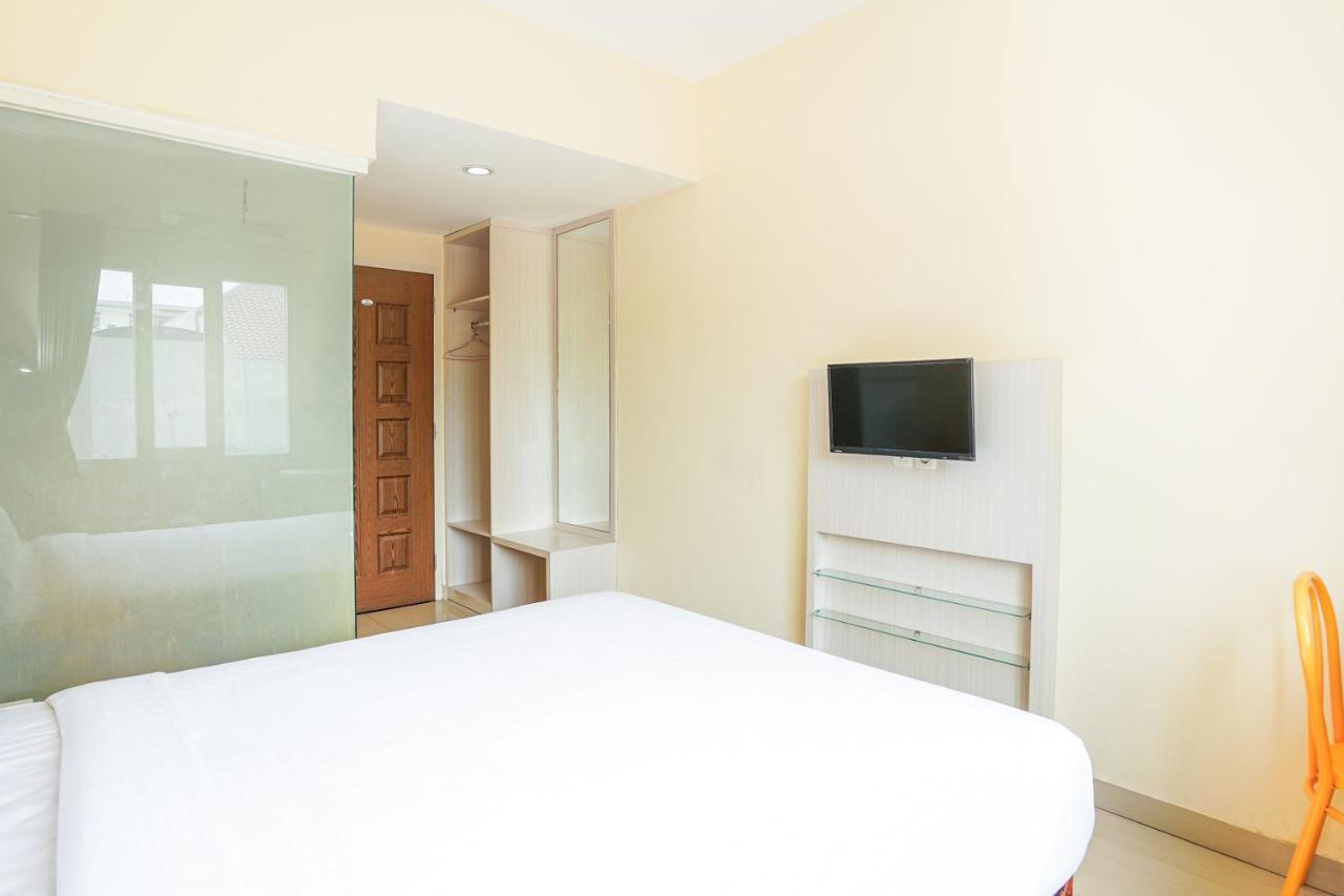 Pratisarawirya Guesthouse By Ecommerceloka Сурабая Экстерьер фото